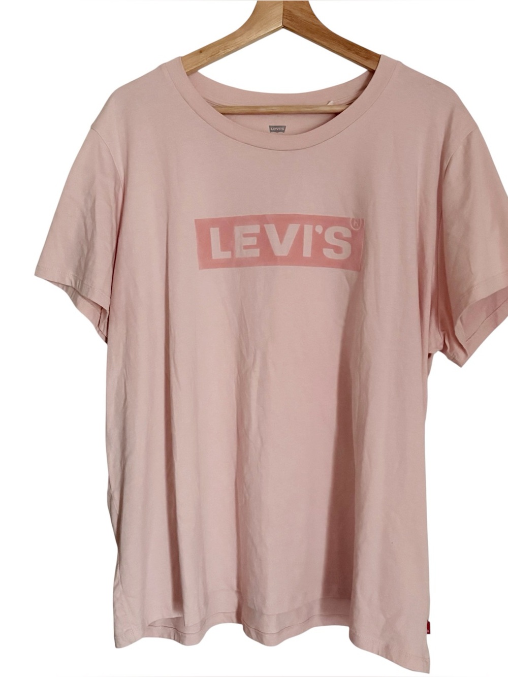 3X Blush pink Levi’s  Women’s t-shirt